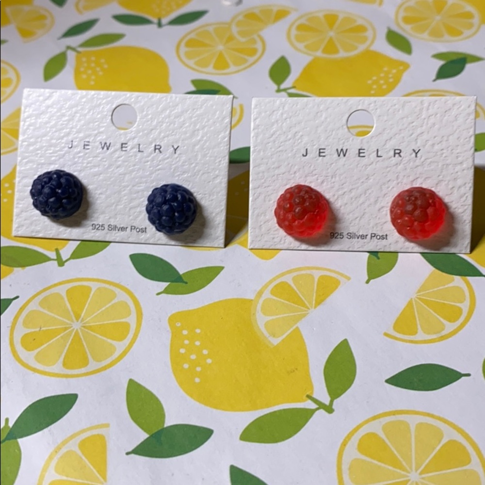 🍋NWT Blackberry Raspberry Fruit Stud Earrings